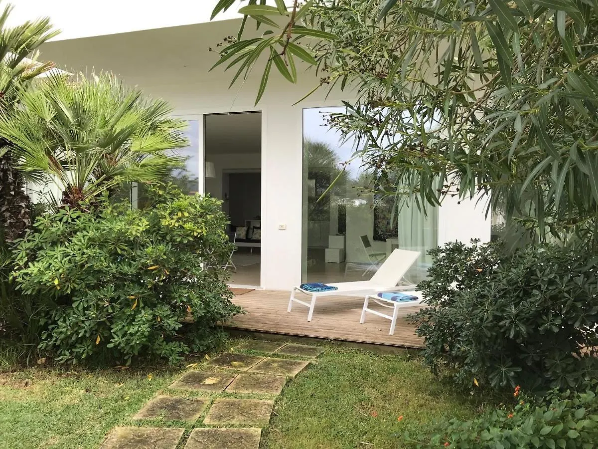Casa Sugli Scogli Villa Fontane Bianche Italy
